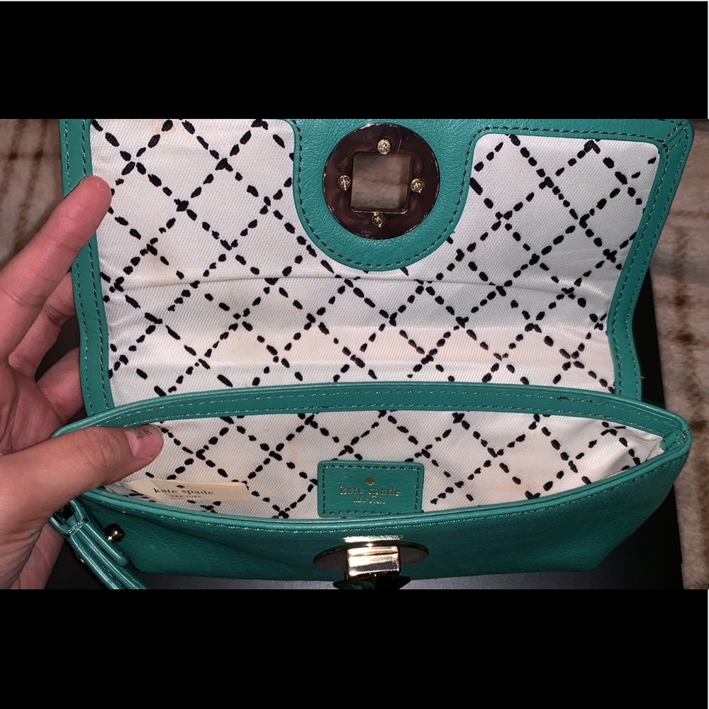 Kate Spade mint wristlet